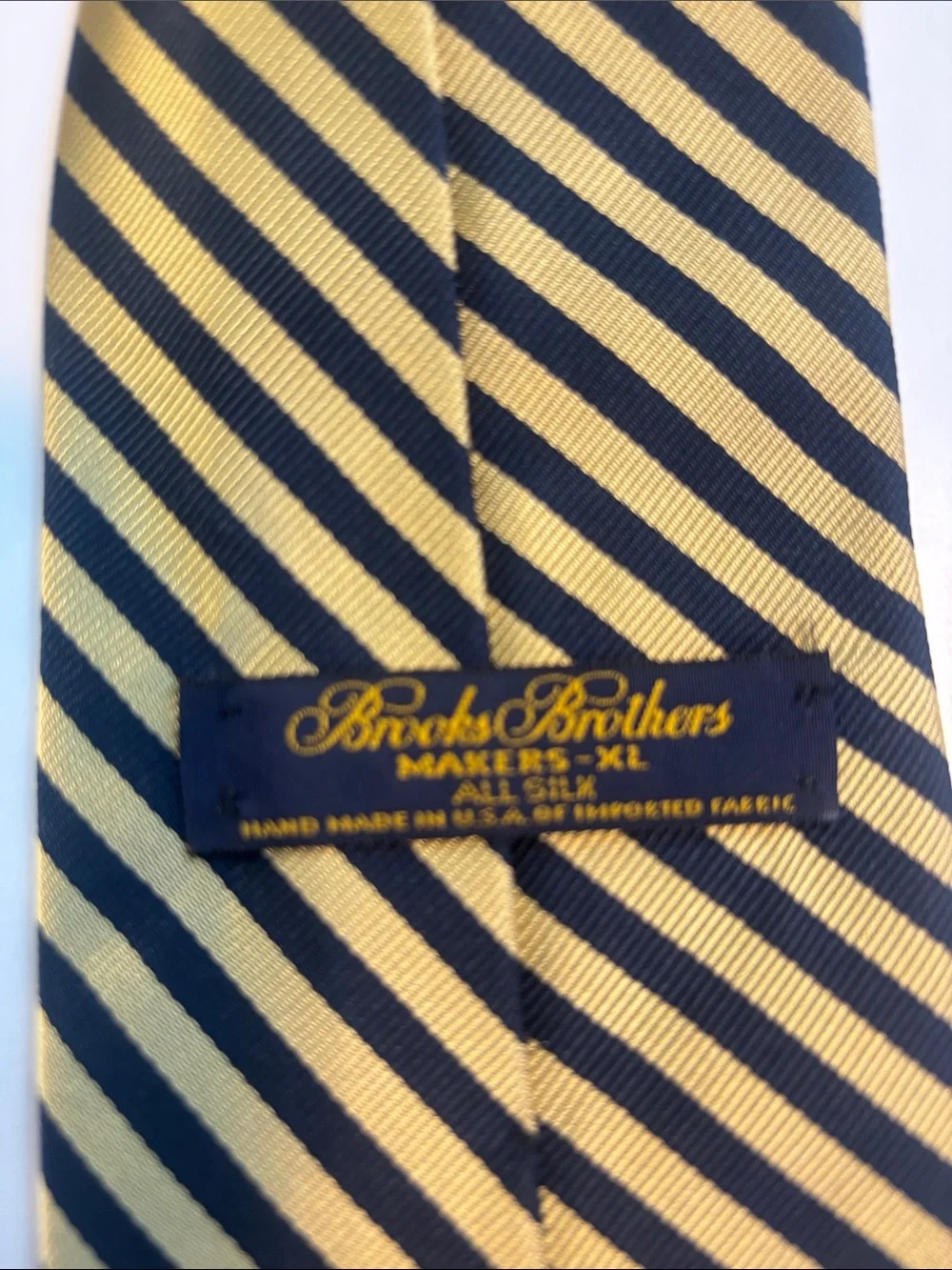 Brooks Brothers Navy and Gold Diagonal Stripe Tie -593sku